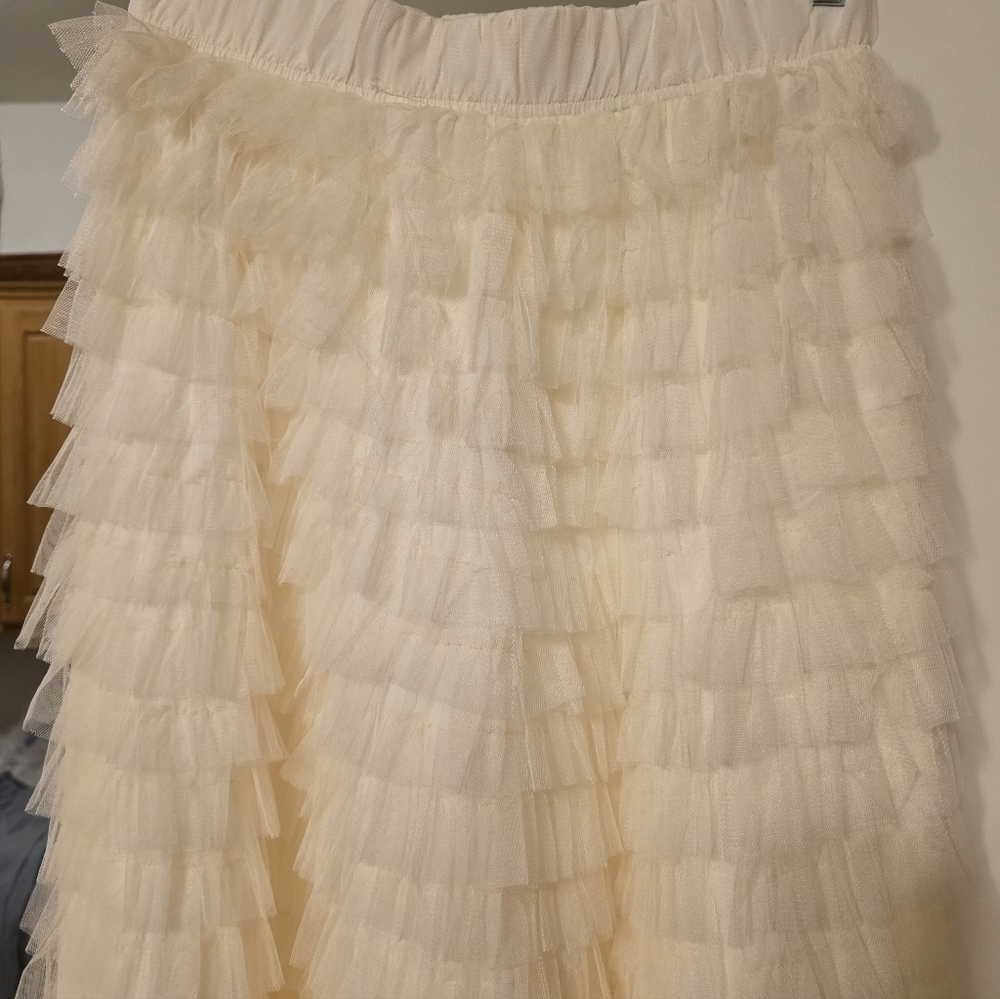 Chicwish Swan Cloud Tulle Tiered Maxi EUC M/L - Picture 13 of 17